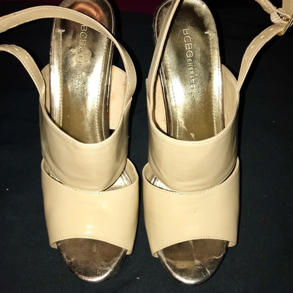 Tan BCBG heels! - Picture 4 of 6